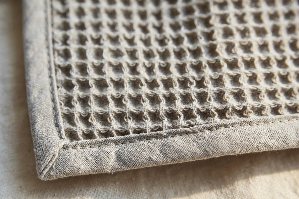 detail2-honeycomb-hem