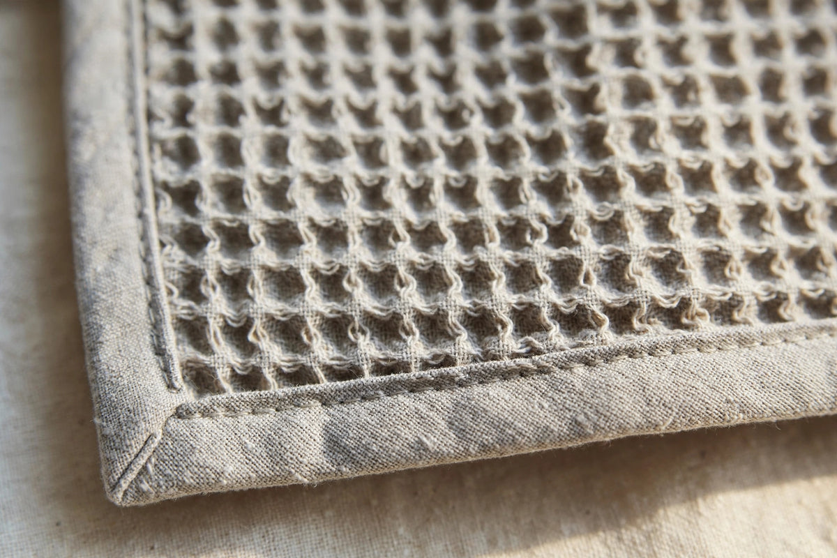 detail2-honeycomb-hem